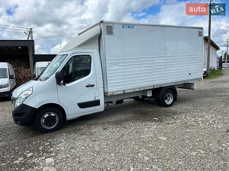 Грузовой фургон Renault Master 2018 в Хусте