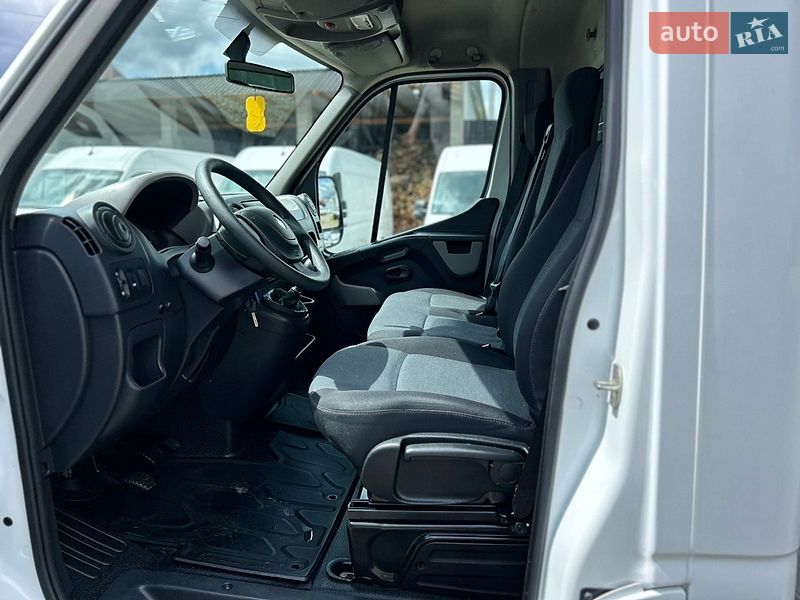 Грузовой фургон Renault Master 2018 в Хусте