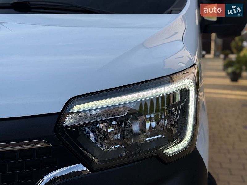 Вантажний фургон Renault Master 2022 в Радивиліві