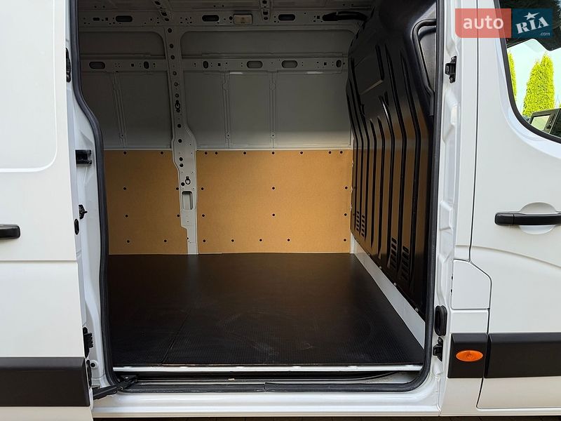 Вантажний фургон Renault Master 2022 в Радивиліві