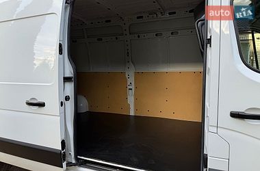 Вантажний фургон Renault Master 2022 в Радивиліві