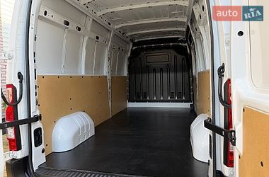 Вантажний фургон Renault Master 2022 в Радивиліві