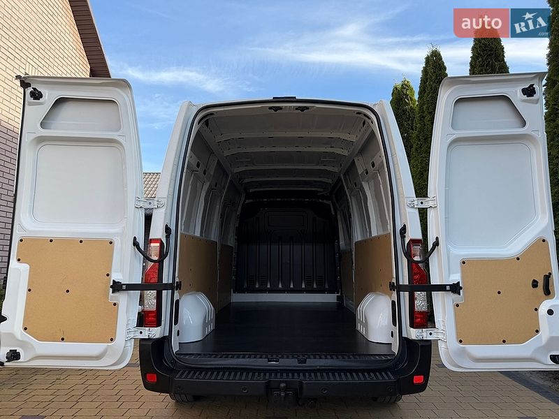 Вантажний фургон Renault Master 2022 в Радивиліві