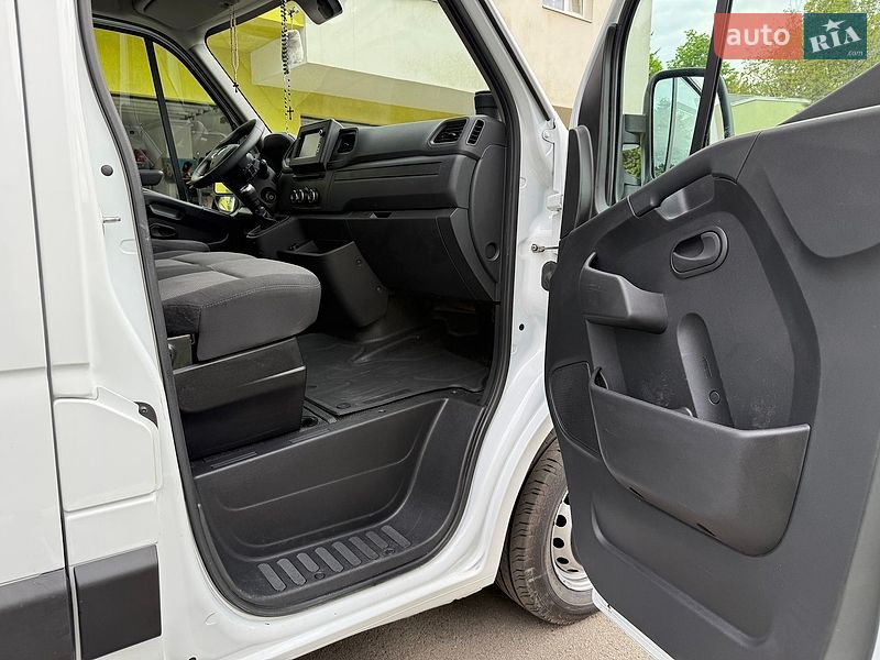 Микроавтобус грузовой (до 3,5т) Renault Master 2022 в Львове