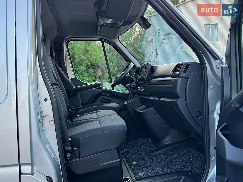 Вантажний фургон Renault Master 2021 в Дубні