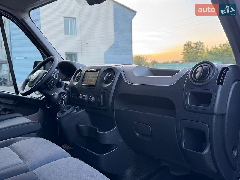 Грузовой фургон Renault Master 2018 в Дубно