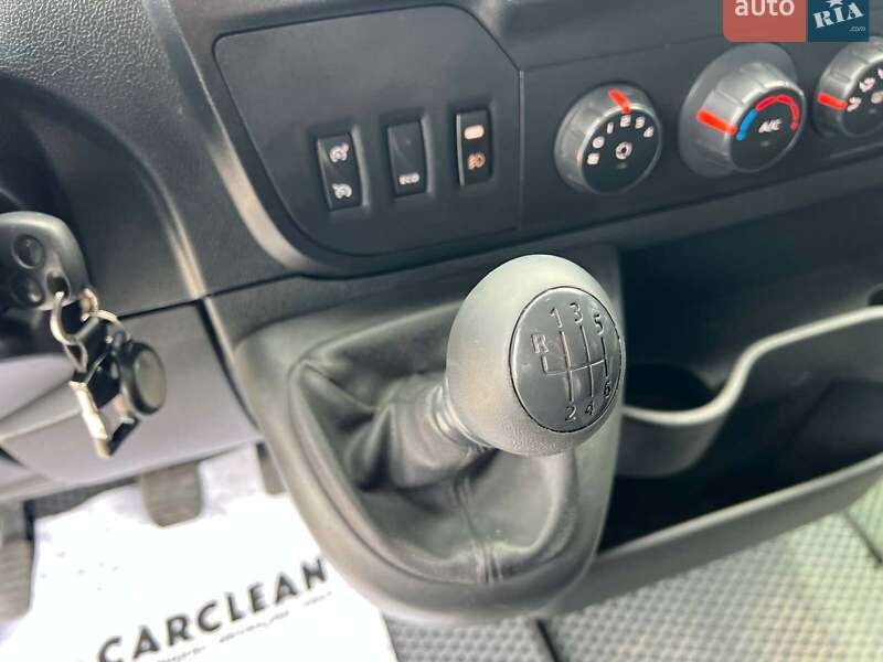 Грузовой фургон Renault Master 2018 в Львове