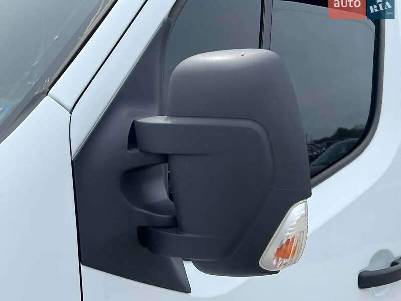 Грузовой фургон Renault Master 2018 в Львове