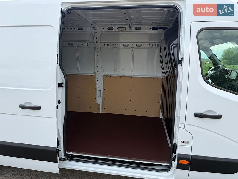 Грузовой фургон Renault Master 2022 в Дубно