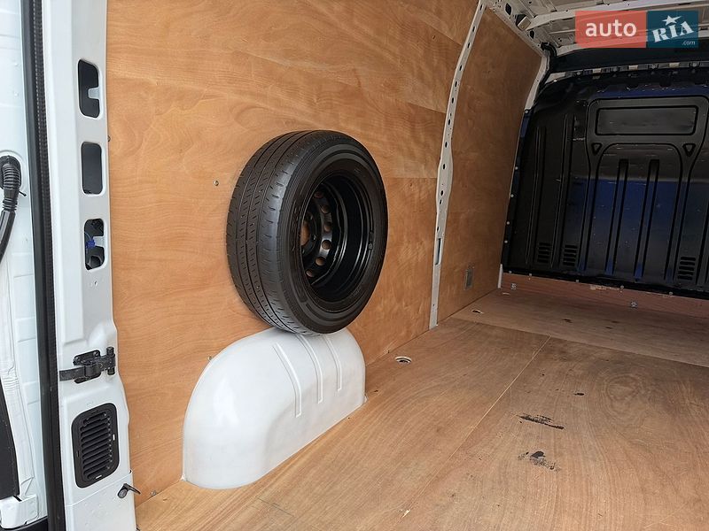 Грузовой фургон Renault Master 2023 в Дубно