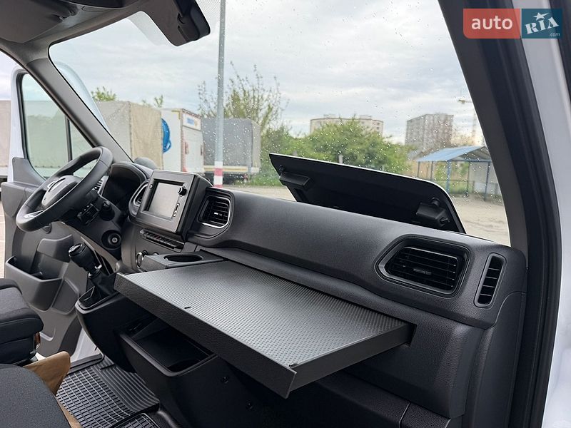 Грузовой фургон Renault Master 2023 в Дубно