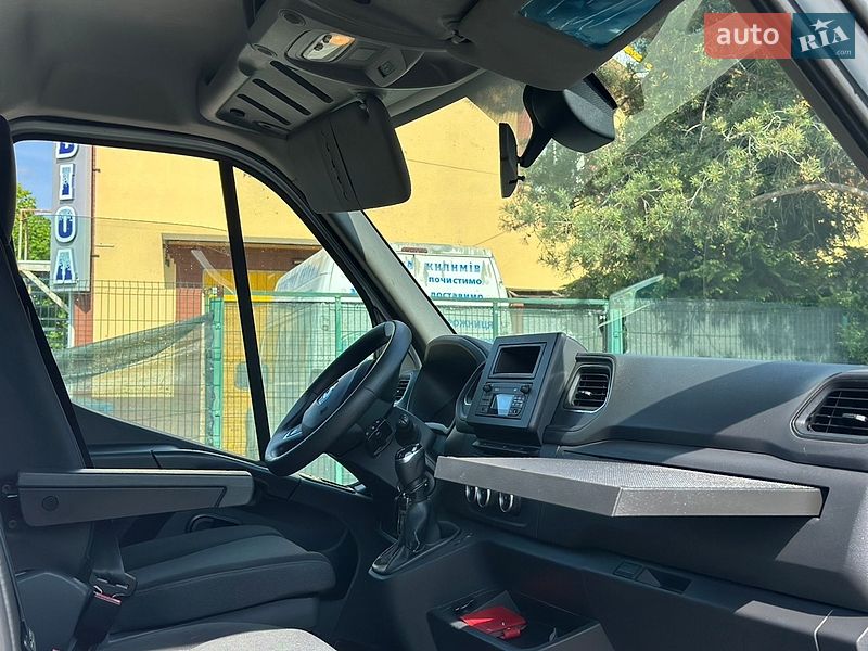Автовоз Renault Master 2019 в Ужгороде