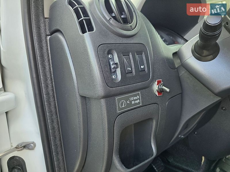 Грузопассажирский фургон Renault Master 2017 в Одессе