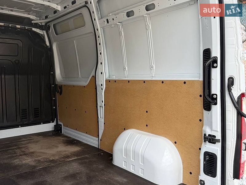 Грузовой фургон Renault Master 2022 в Луцке