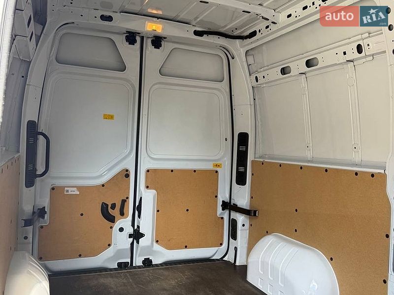 Грузовой фургон Renault Master 2022 в Луцке
