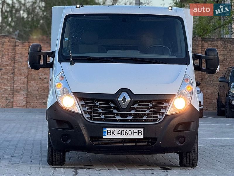 Автовоз Renault Master 2015 в Дубно