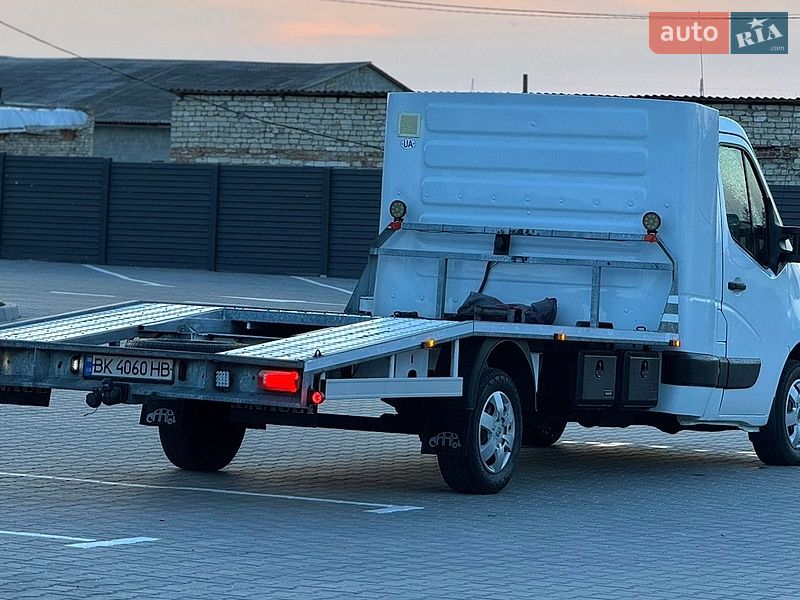 Автовоз Renault Master 2015 в Дубно