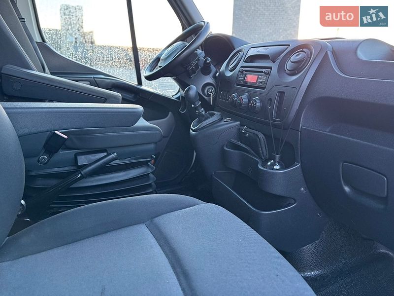 Автовоз Renault Master 2015 в Дубно