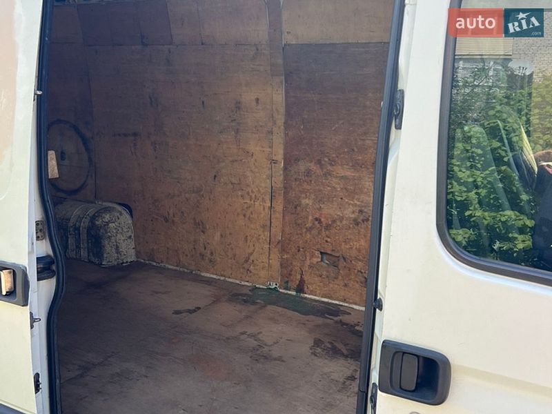 Микроавтобус грузовой (до 3,5т) Renault Master 2005 в Бердичеве