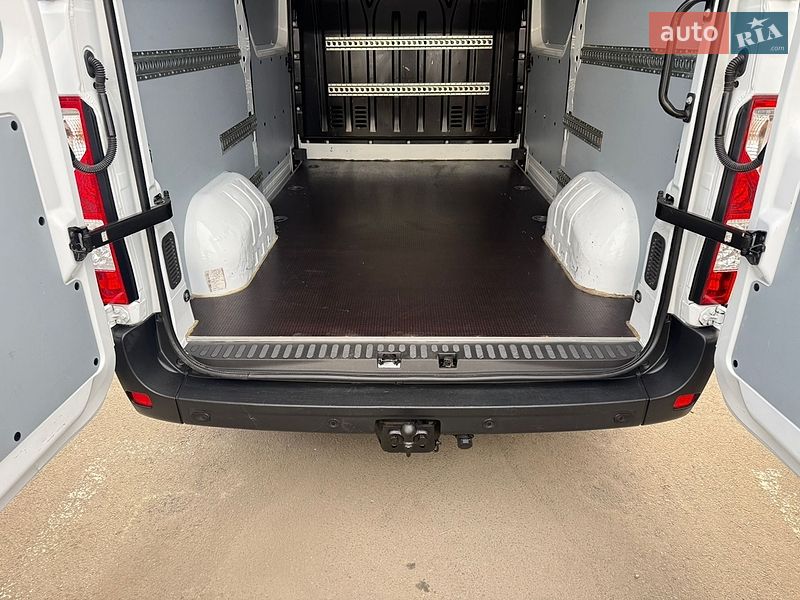 Грузовой фургон Renault Master 2021 в Луцке