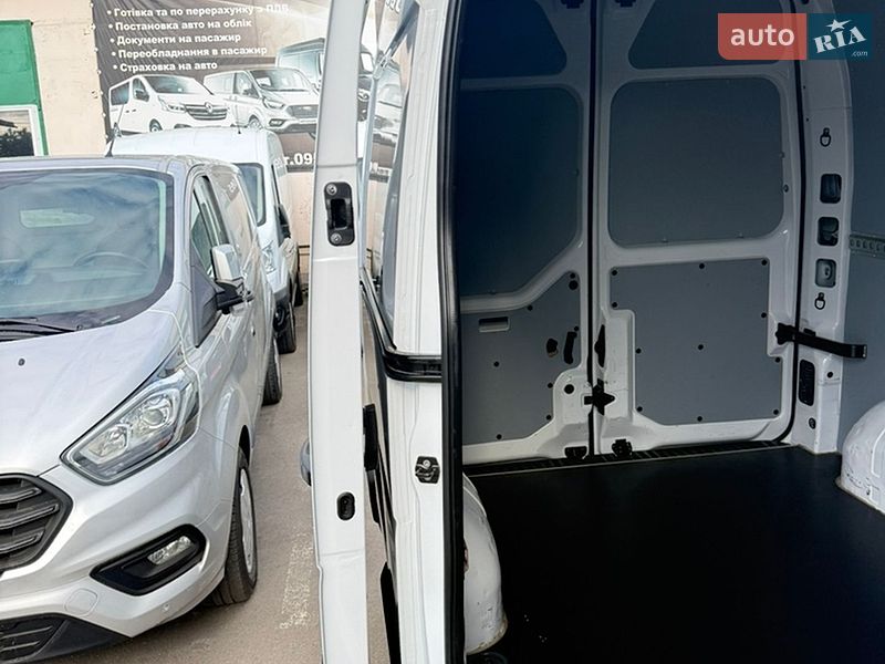 Грузовой фургон Renault Master 2021 в Луцке