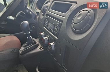 Вантажний фургон Renault Master 2015 в Львові