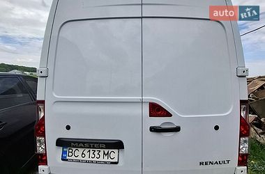 Вантажний фургон Renault Master 2015 в Львові