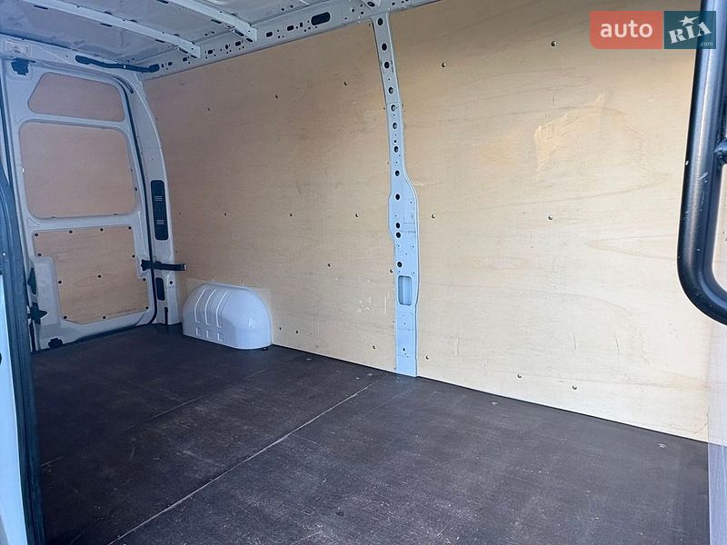 Грузовой фургон Renault Master 2022 в Радивилове