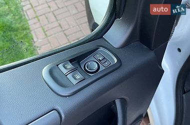 Микроавтобус грузовой (до 3,5т) Renault Master 2023 в Киеве