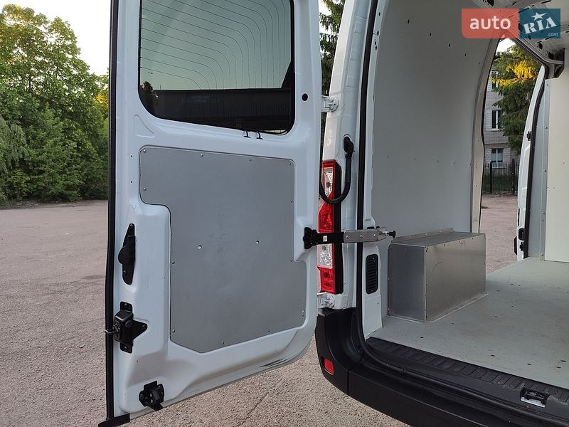 Вантажний фургон Renault Master 2021 в Бердичеві
