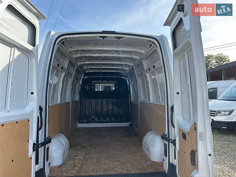 Вантажний фургон Renault Master 2018 в Хусті