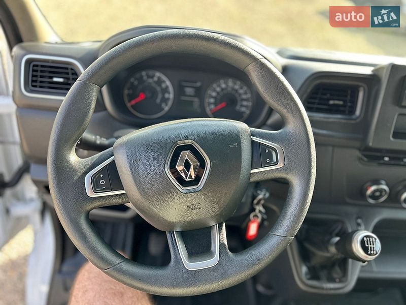 Вантажний фургон Renault Master 2022 в Хусті