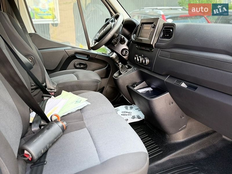 Вантажний фургон Renault Master 2021 в Рівному