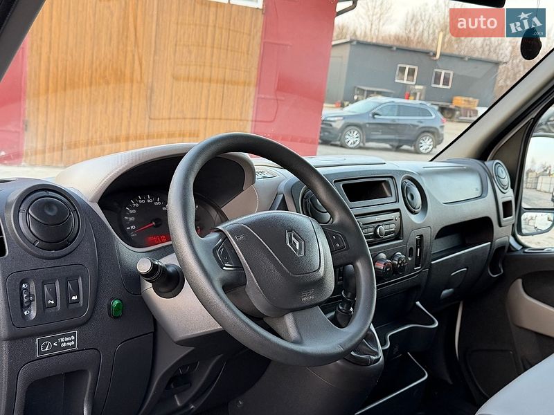 Вантажопасажирський фургон Renault Master 2016 в Млиніві
