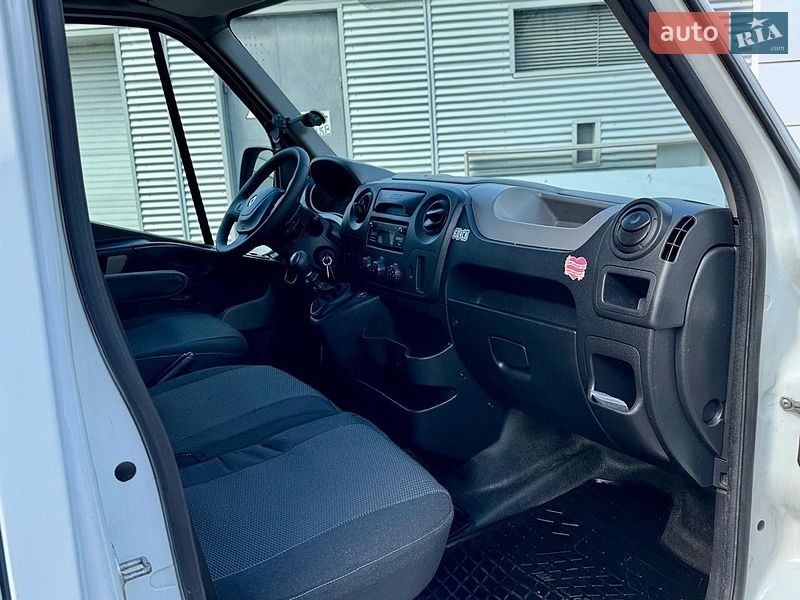 Грузовой фургон Renault Master 2015 в Киеве