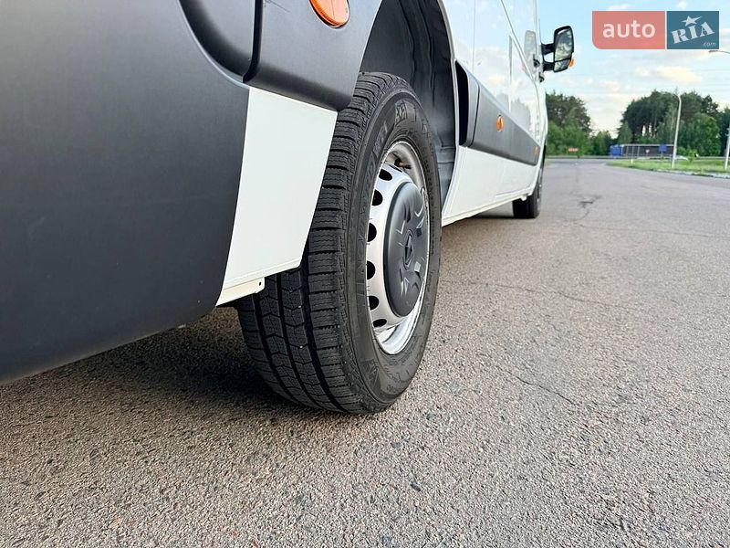 Грузовой фургон Renault Master 2023 в Киеве