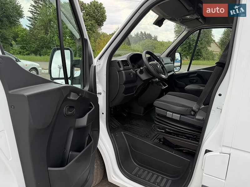 Вантажний фургон Renault Master 2022 в Радивиліві