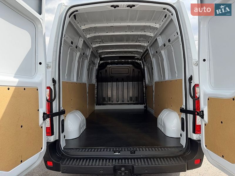Вантажний фургон Renault Master 2022 в Радивиліві