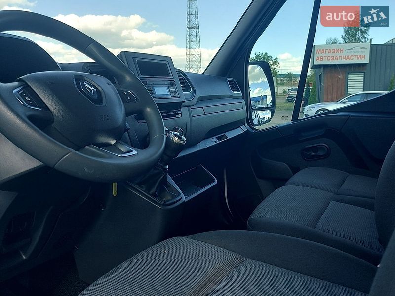 Грузовой фургон Renault Master 2021 в Млинове