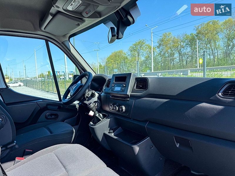 Вантажний фургон Renault Master 2021 в Рівному