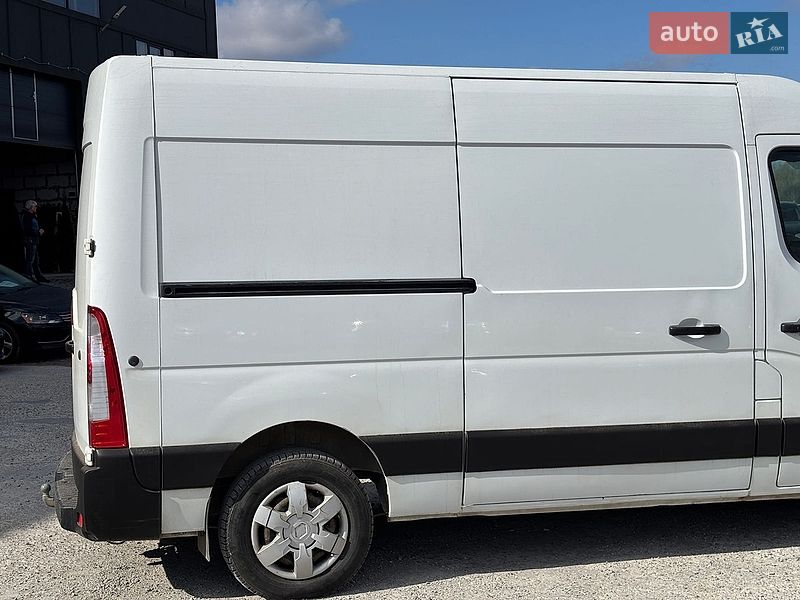 Вантажний фургон Renault Master 2017 в Львові