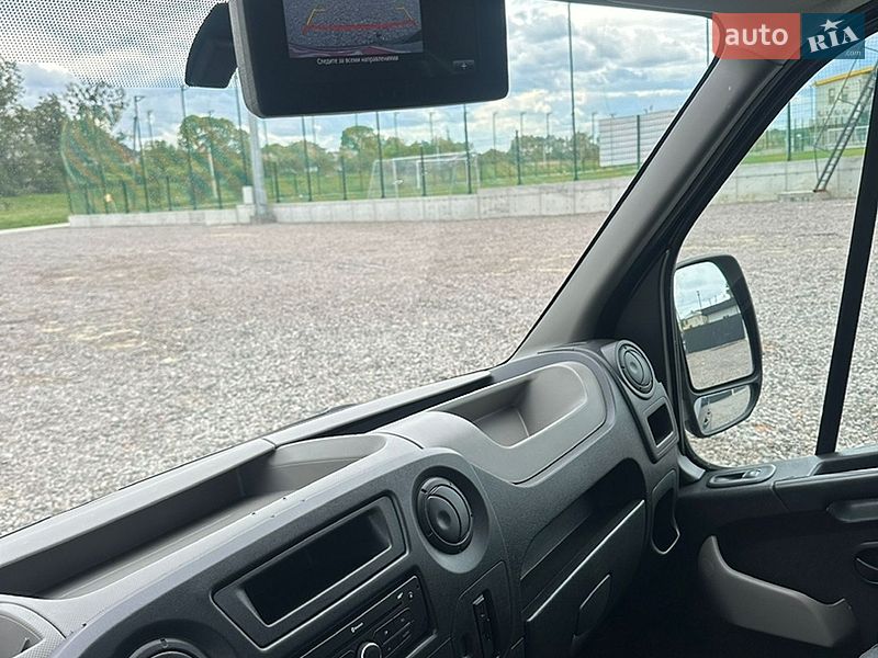 Грузовой фургон Renault Master 2016 в Львове