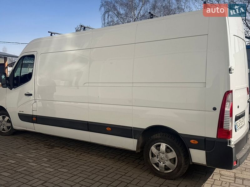 Грузовой фургон Renault Master 2015 в Львове