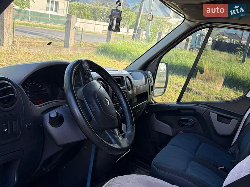 Грузовой фургон Renault Master 2016 в Ужгороде
