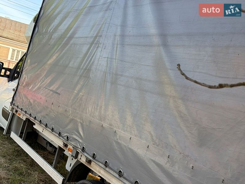 Грузовой фургон Renault Master 2016 в Ужгороде