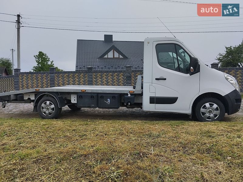 Эвакуатор Renault Master 2017 в Дубно