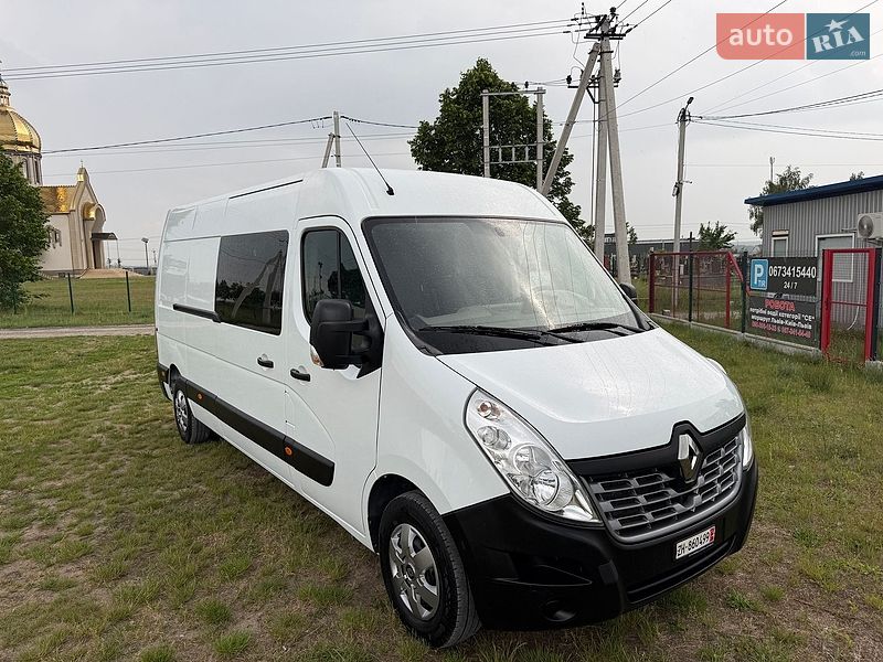 Вантажний фургон Renault Master 2017 в Львові