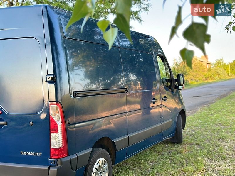 Вантажний фургон Renault Master 2017 в Первомайську