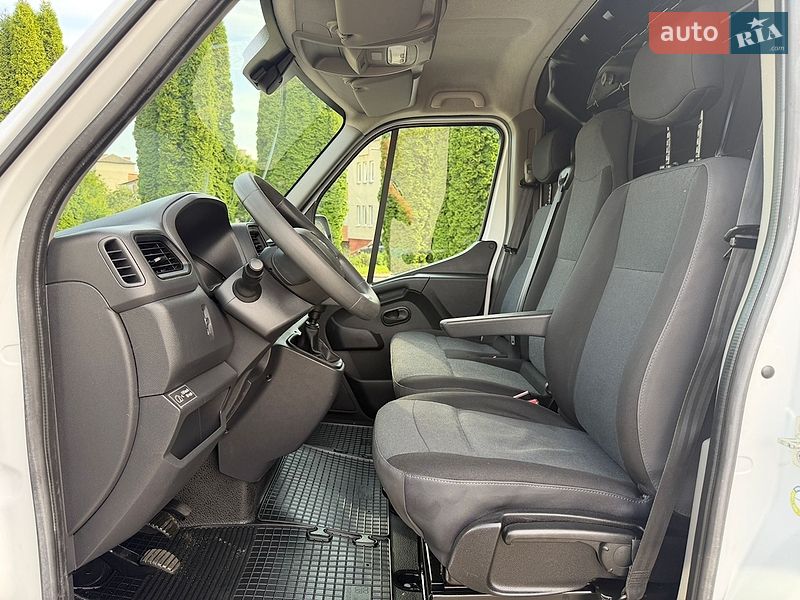 Вантажний фургон Renault Master 2021 в Дубні