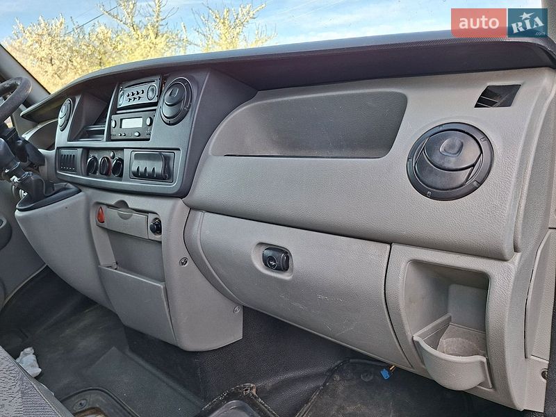 Вантажопасажирський фургон Renault Master 2004 в Луцьку